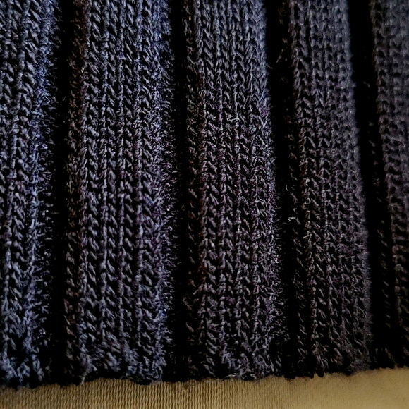 Hera Collection ribbed deep V neck crop top - Picture 6 of 6